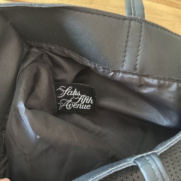 SAKS FIFTH AVENUE ⭐️  tote - Picture 4 of 4
